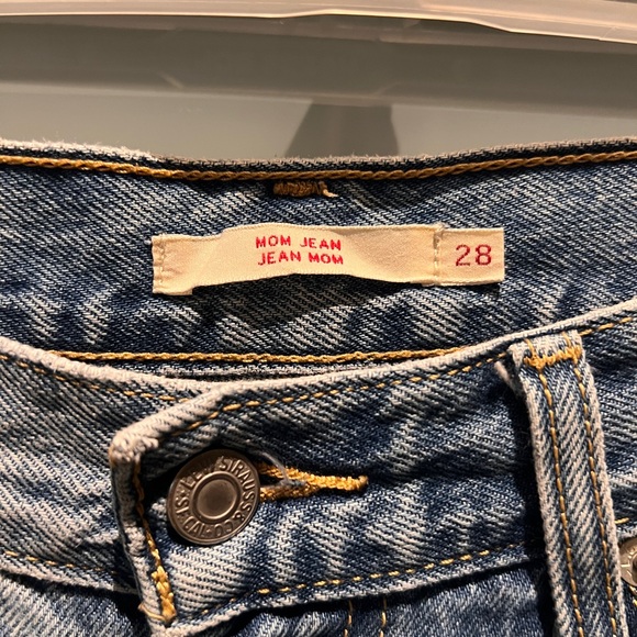 Levi’s mom Jeans size 28 - Picture 4 of 8
